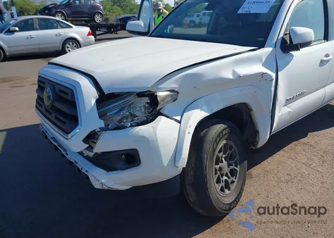 2018 Toyota Tacoma Sr5 V6 z USA, uszkodzony, nr VIN 3TMAZ5CN4JM055872